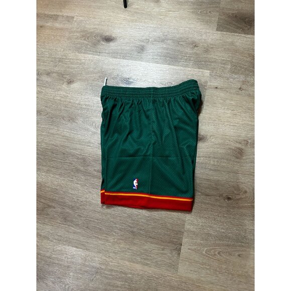 Seattle Supersonics Mitchell & Ness Hardwood Classic Short 95-96 - Mens - Picture 3 of 4